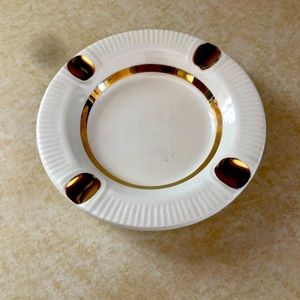 Vintage glass ashtray.